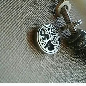 Reserved for @lrboyland. Authentic pandora